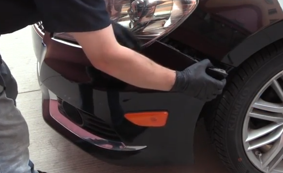 How to replace a lightbulb on a Suzuki Kizashi Automotive News